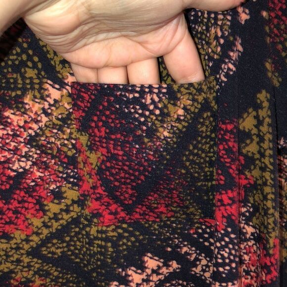 LuLaRoe Carly M Black Red Green Nude Short Sleeve High Low Dress - Picture 5 of 14